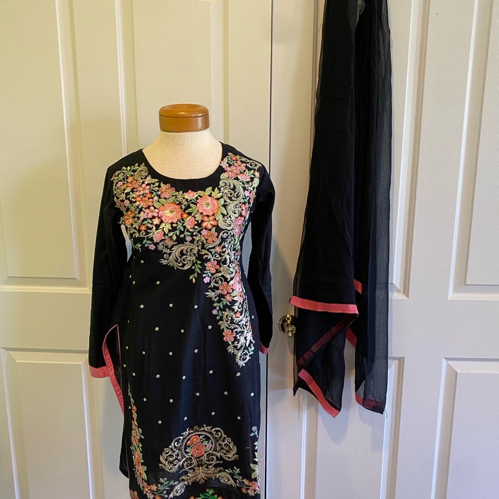 Floral Embroidered Black Tunic with Scarf